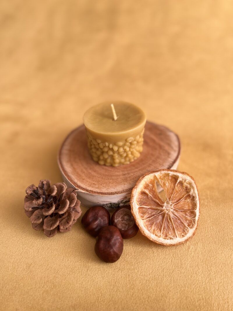 Świeca z wosku pszczelego Ziarna kawy, ekologiczny i naturalny wosk pszczeli, świeca posiada wiele zalet zdrowotnych, miodowy zapach, zapach miodu i propolisu